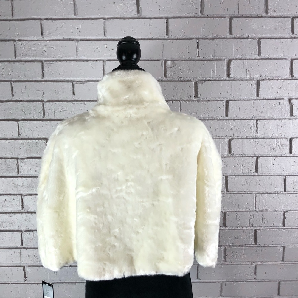 Tahari ASL Women’s White Faux Fur Cape Size L - Picture 5 of 8